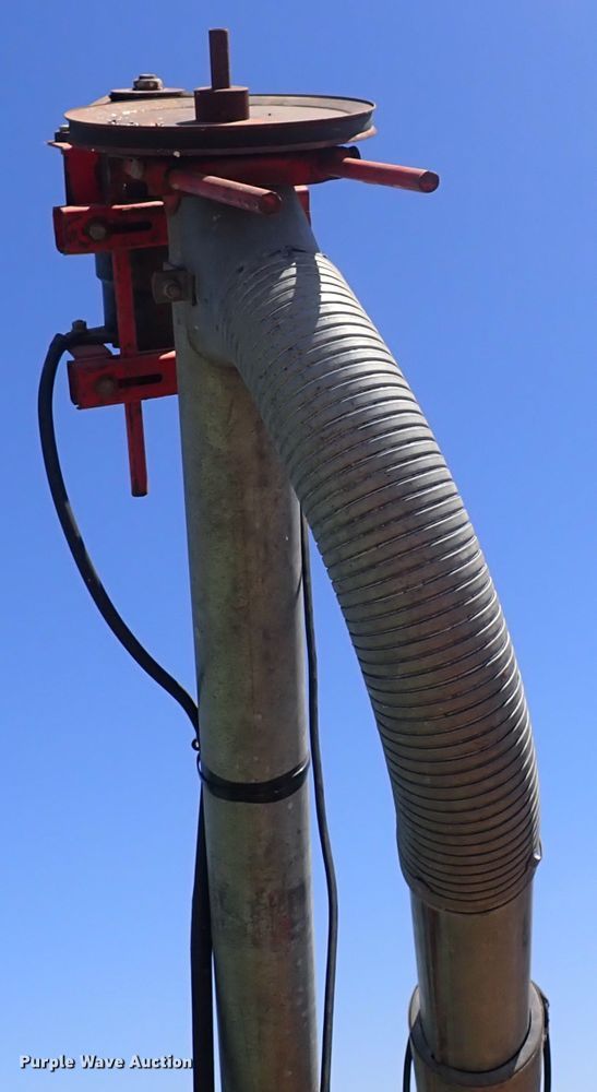 image for item DP4601 Chevrolet Loadmaster  grain cart