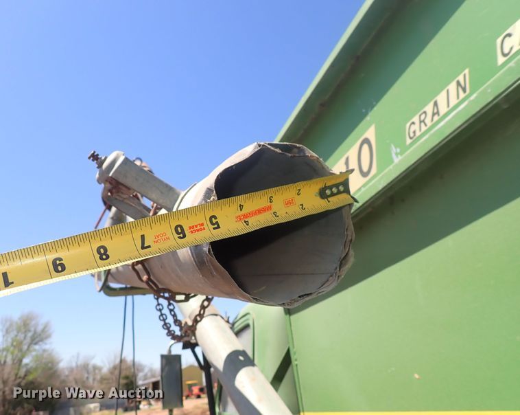 image for item DP4601 Chevrolet Loadmaster  grain cart