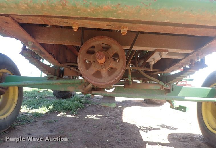 image for item DP4601 Chevrolet Loadmaster  grain cart