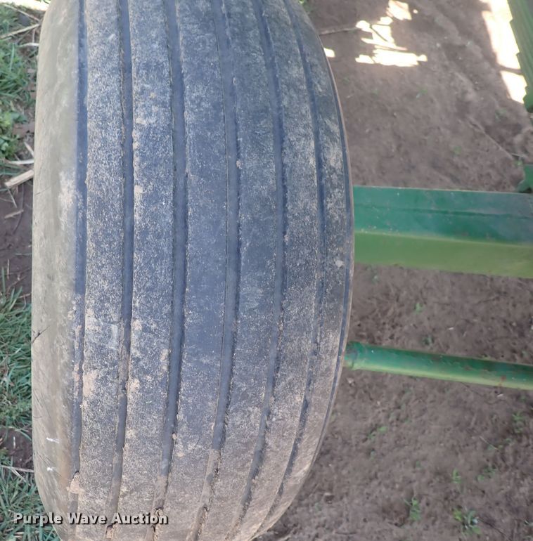 image for item DP4601 Chevrolet Loadmaster  grain cart