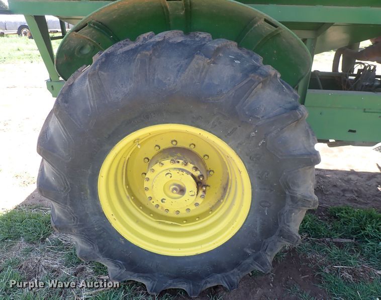 image for item DP4601 Chevrolet Loadmaster  grain cart