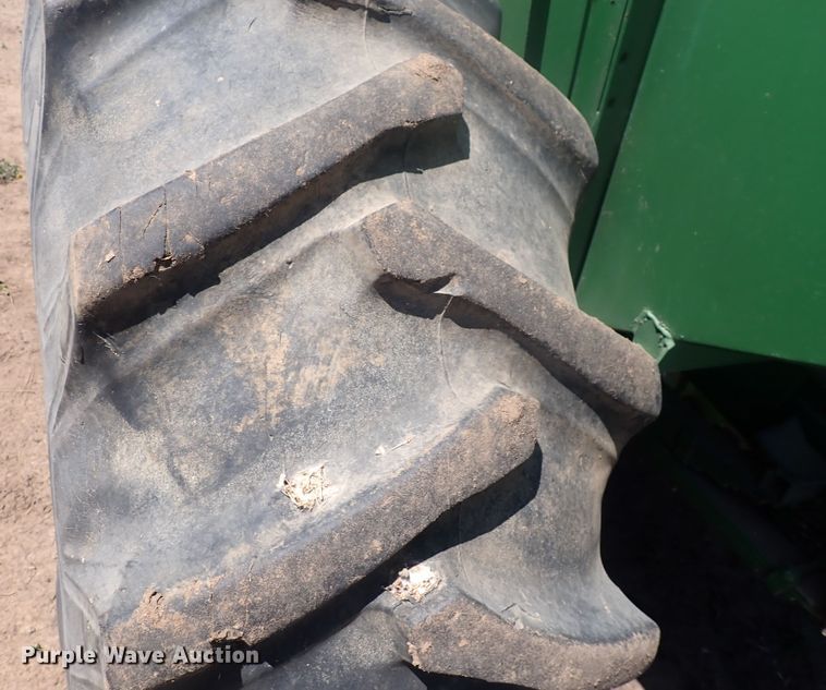 image for item DP4601 Chevrolet Loadmaster  grain cart