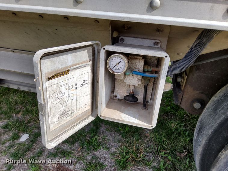 image for item DR0887 2010 Timpte  grain trailer