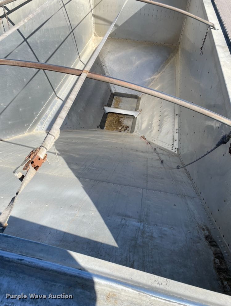 image for item DR0887 2010 Timpte  grain trailer