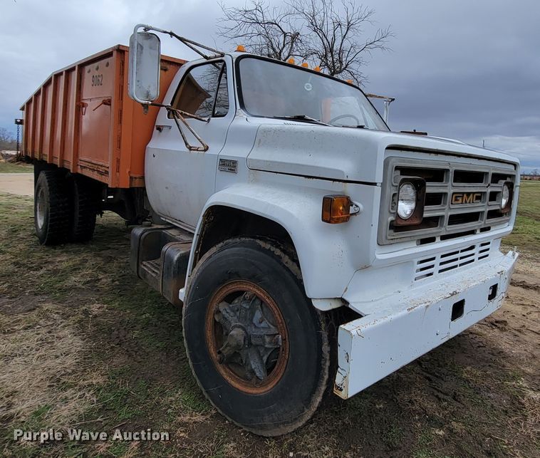 image for item HF9327 1979 GMC 7000  dump truck