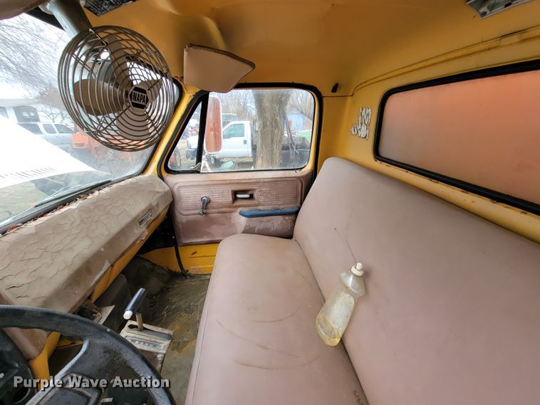 image for item HF9327 1979 GMC 7000  dump truck