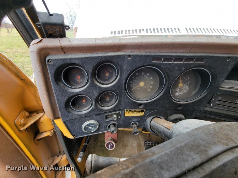 image for item HF9327 1979 GMC 7000  dump truck