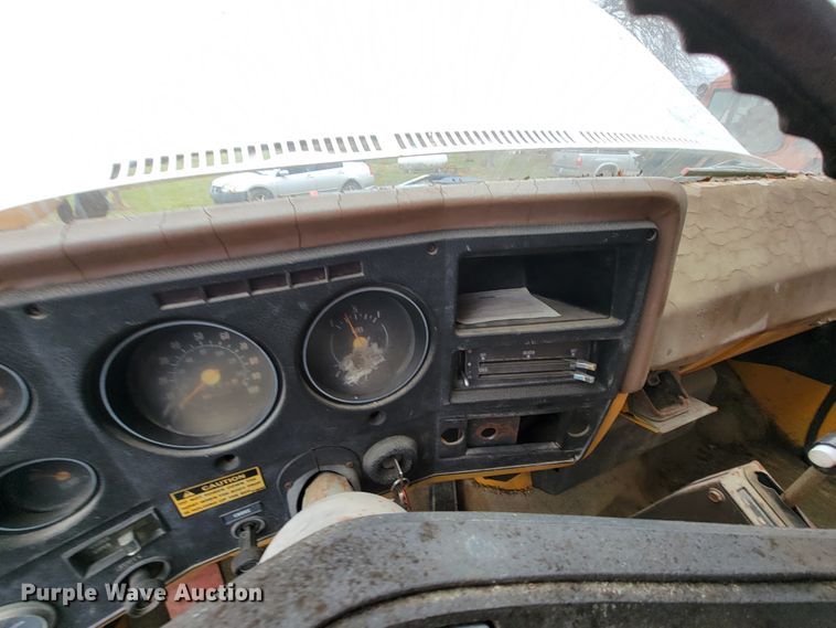 image for item HF9327 1979 GMC 7000  dump truck