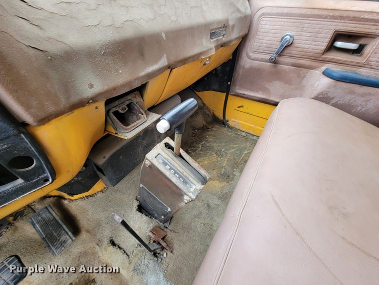 image for item HF9327 1979 GMC 7000  dump truck