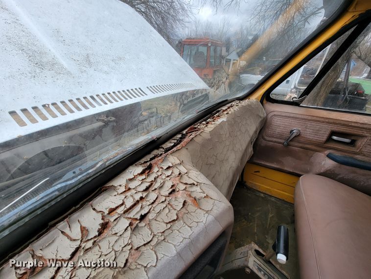 image for item HF9327 1979 GMC 7000  dump truck