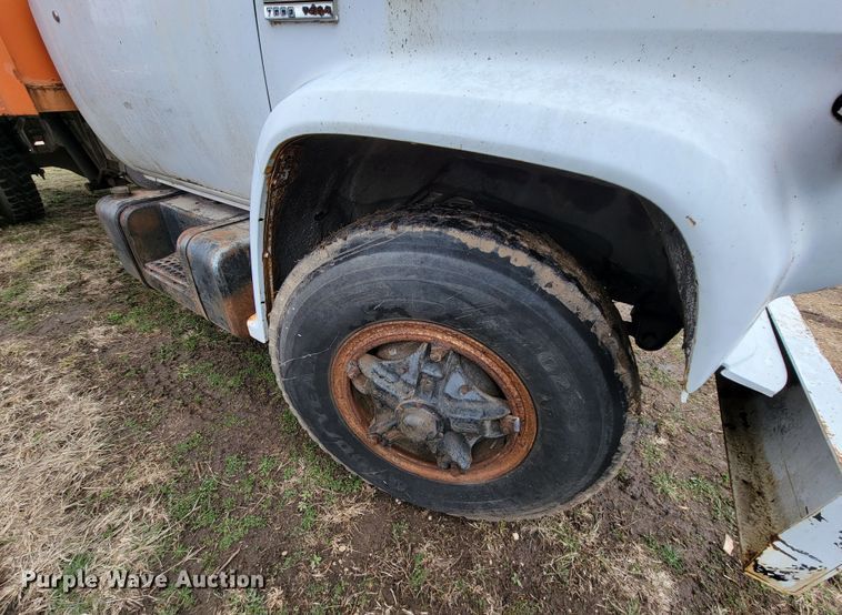 image for item HF9327 1979 GMC 7000  dump truck