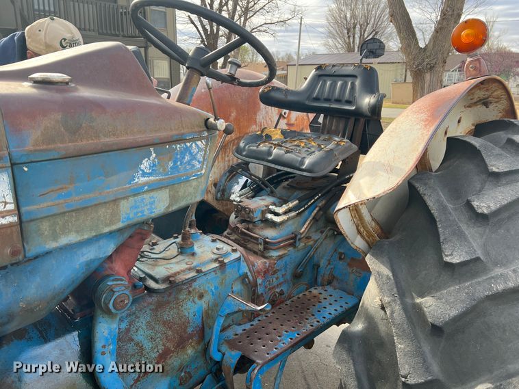 image for item IG9347 Ford  tractor