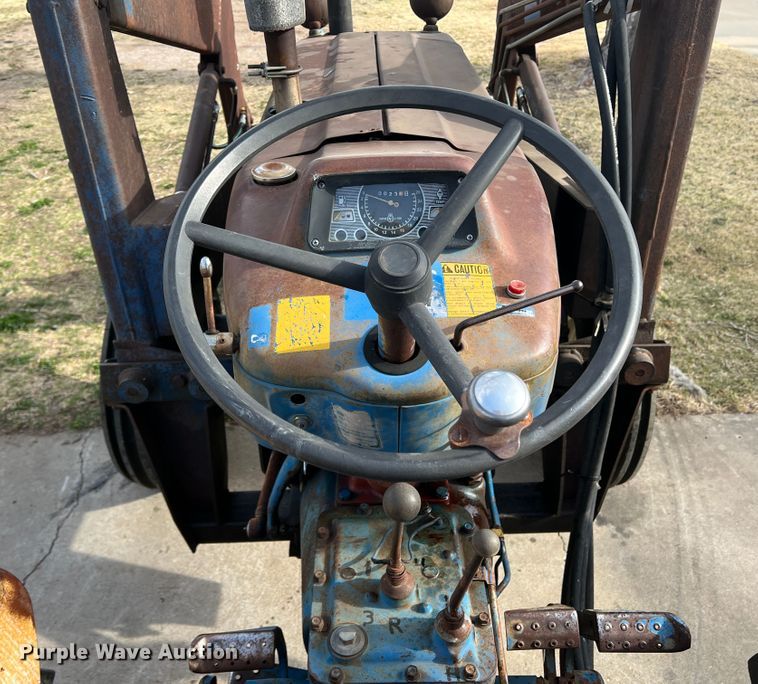 image for item IG9347 Ford  tractor