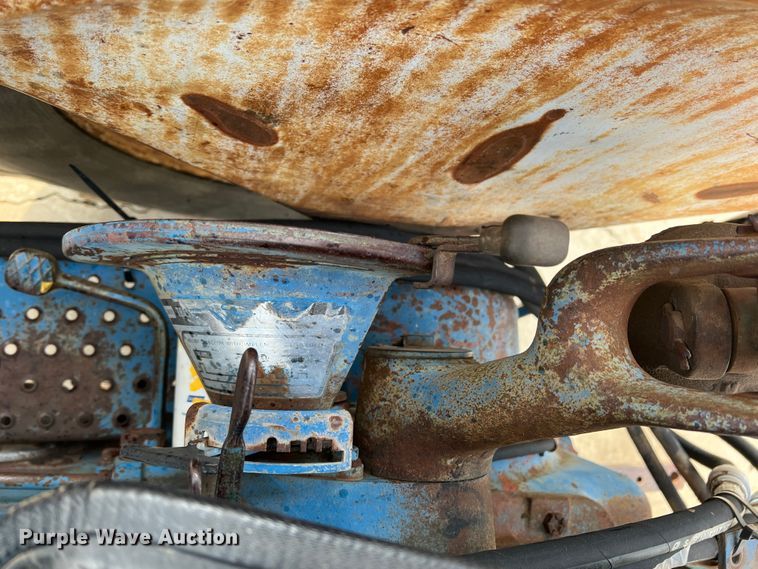 image for item IG9347 Ford  tractor