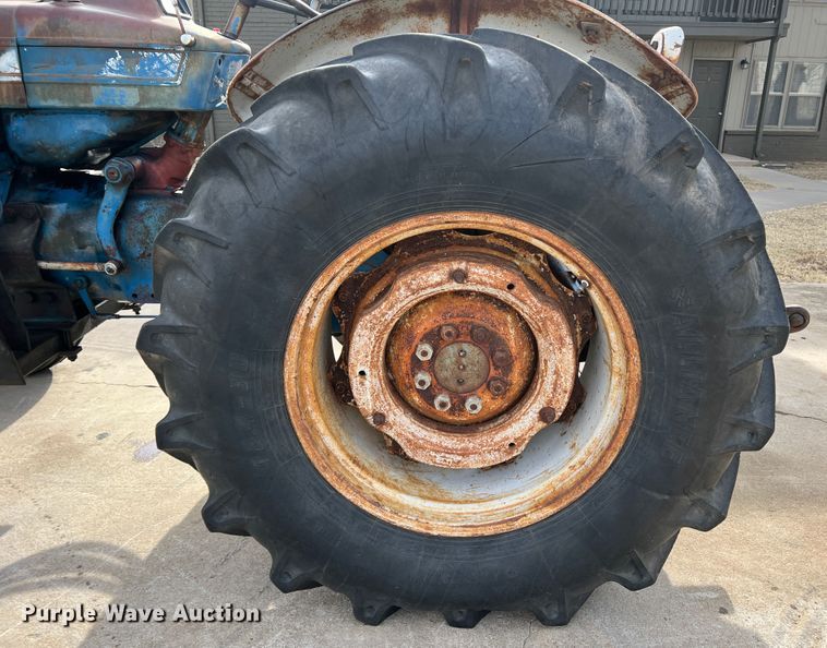 image for item IG9347 Ford  tractor