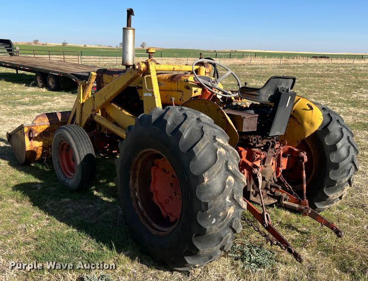 image for item IG9370 Case G530  tractor
