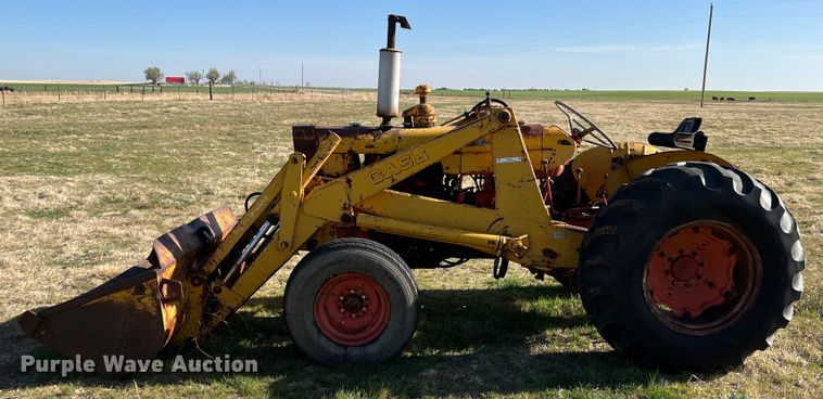 image for item IG9370 Case G530  tractor