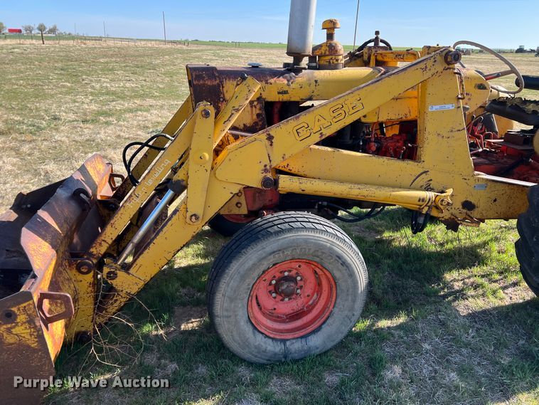 image for item IG9370 Case G530  tractor