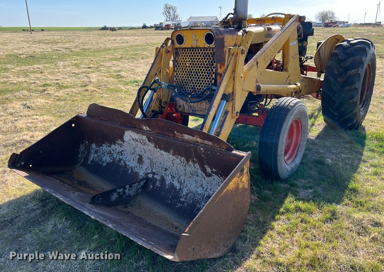 image for item IG9370 Case G530  tractor