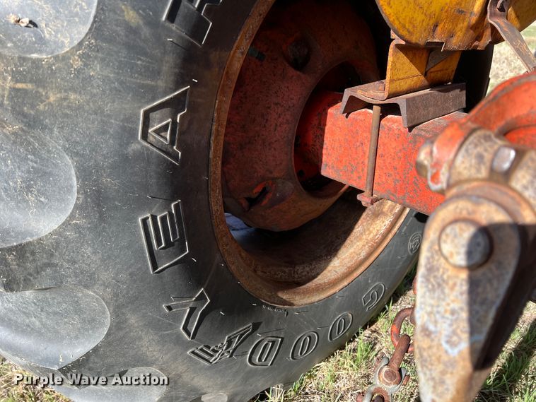 image for item IG9370 Case G530  tractor