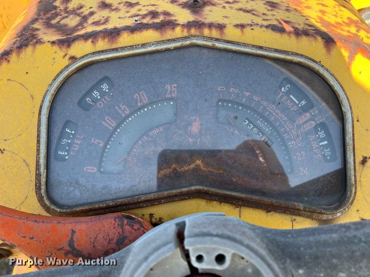 image for item IG9370 Case G530  tractor