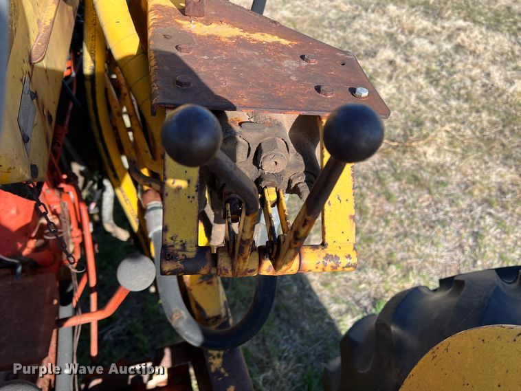 image for item IG9370 Case G530  tractor