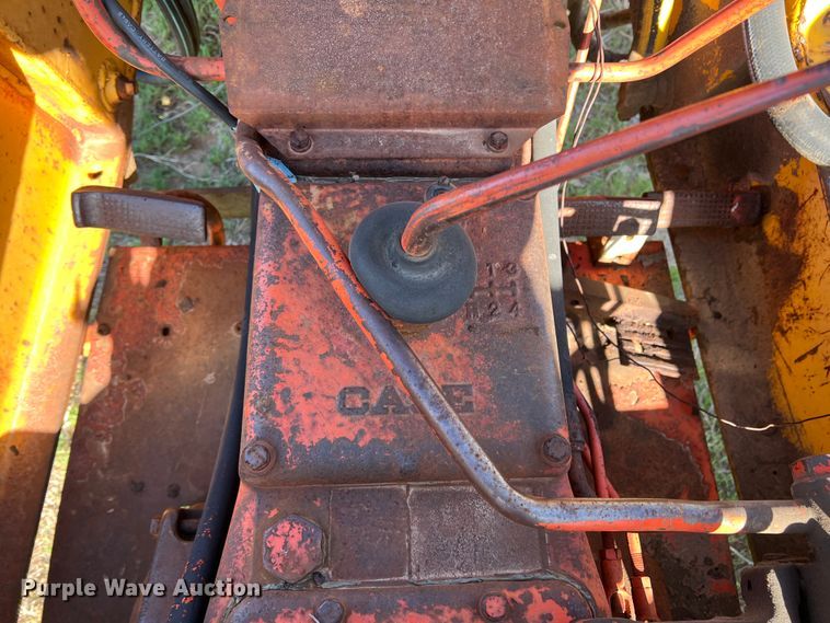 image for item IG9370 Case G530  tractor