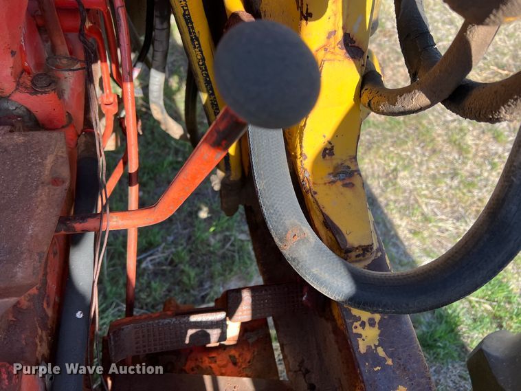 image for item IG9370 Case G530  tractor