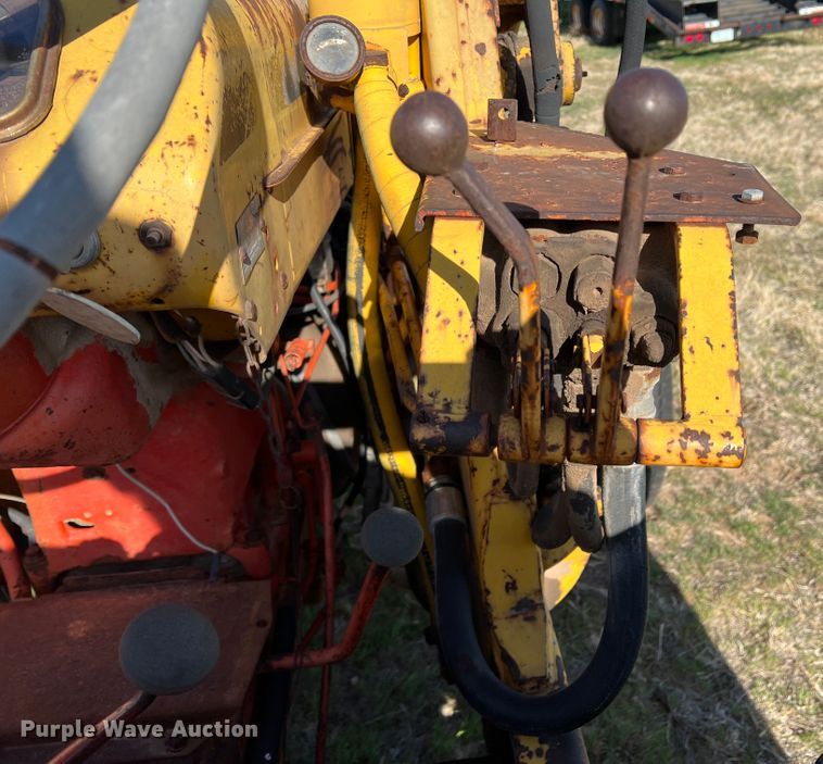 image for item IG9370 Case G530  tractor