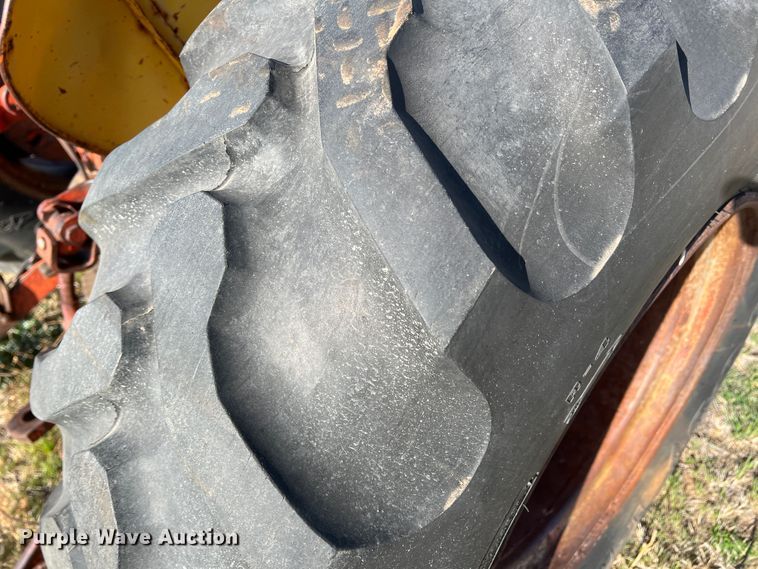 image for item IG9370 Case G530  tractor