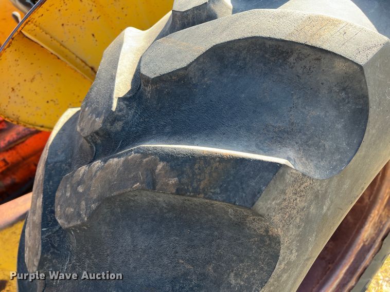 image for item IG9370 Case G530  tractor