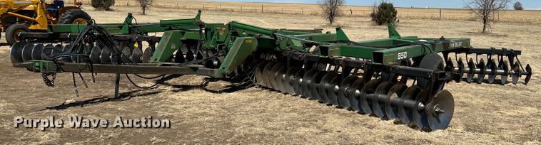 image for item IG9381 John Deere 650  tandem disk