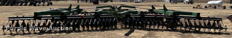 image for item IG9381 John Deere 650  tandem disk