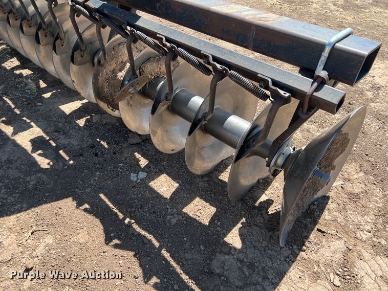 image for item IG9381 John Deere 650  tandem disk