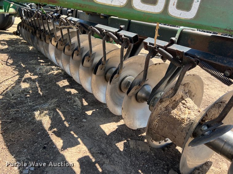 image for item IG9381 John Deere 650  tandem disk