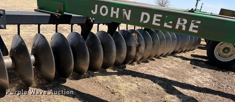 image for item IG9381 John Deere 650  tandem disk