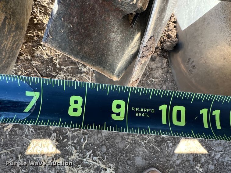 image for item IG9381 John Deere 650  tandem disk