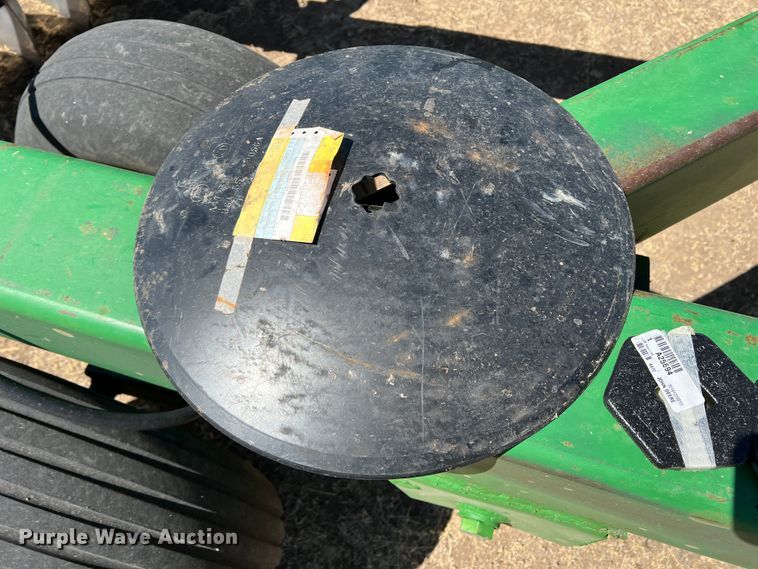 image for item IG9381 John Deere 650  tandem disk