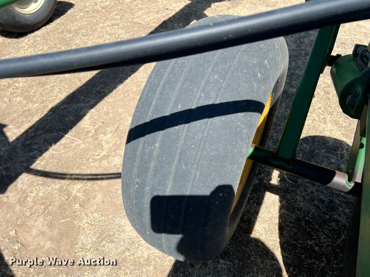 image for item IG9381 John Deere 650  tandem disk