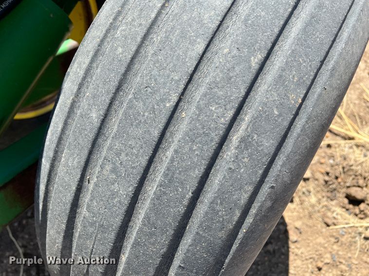 image for item IG9381 John Deere 650  tandem disk