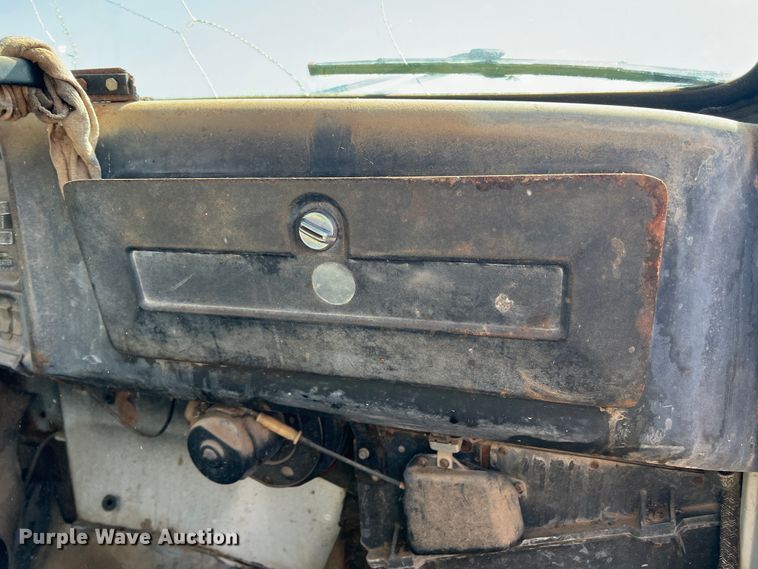 image for item IG9397 GMC  applicator truck cab and chassis