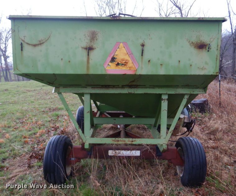 image for item IM9709 Parker 2500  gravity wagon