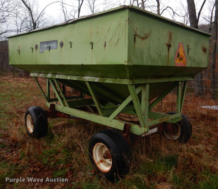 image for item IM9709 Parker 2500  gravity wagon