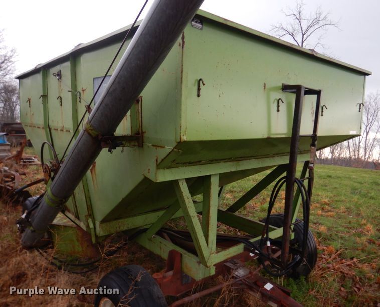 image for item IM9709 Parker 2500  gravity wagon