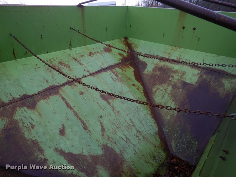 image for item IM9709 Parker 2500  gravity wagon