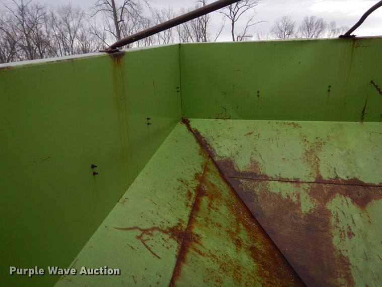 image for item IM9709 Parker 2500  gravity wagon