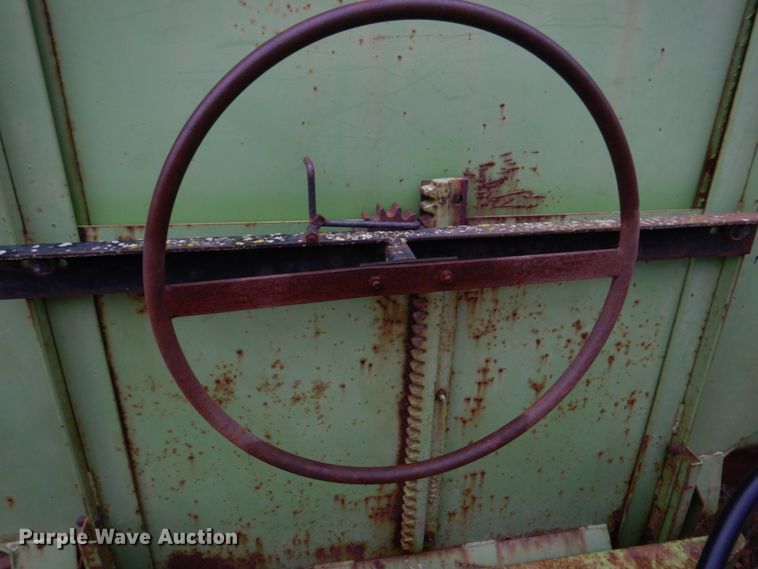 image for item IM9709 Parker 2500  gravity wagon