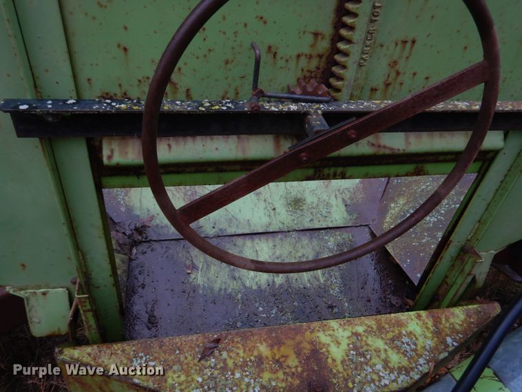 image for item IM9709 Parker 2500  gravity wagon