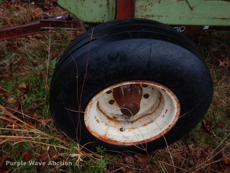 image for item IM9709 Parker 2500  gravity wagon