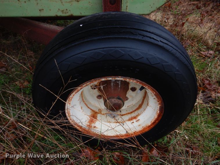 image for item IM9709 Parker 2500  gravity wagon